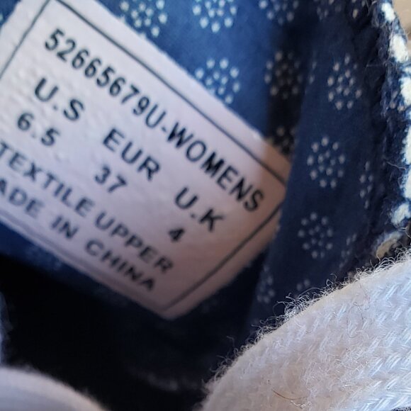 EUC LEVI'S denim converse style blue sneaker (6.5) KICKS - Picture 3 of 8